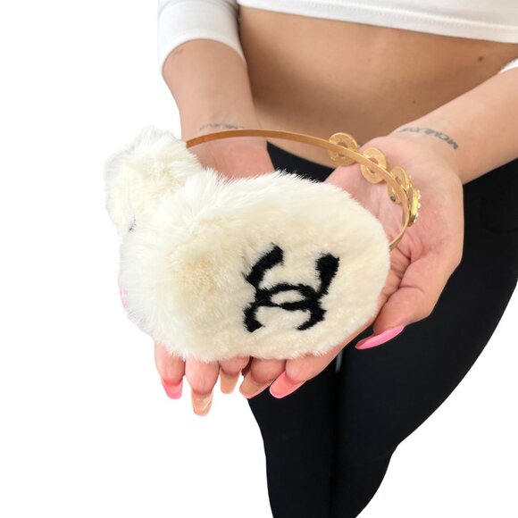 CHANEL Vintage 01A CC Mark Logo Earmuffs Black Gold Pearl Fur Accessory [105034] - Picture 3 of 11